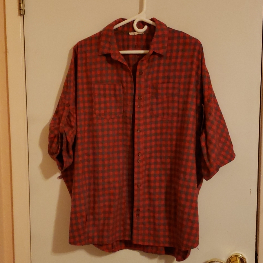 Easel 3/4 sleeve button-down shirt